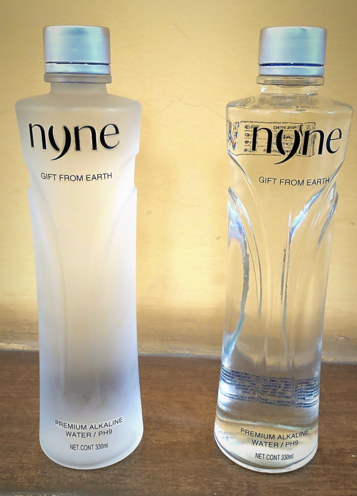 Glasflasche Nyne Water